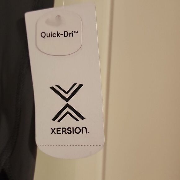 XERSION Workout Shorts in Black and Gray, Size Small - Picture 3 of 8